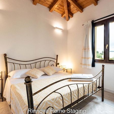 Villa Vitto - Sleep & Go Capoterra Buitenkant foto